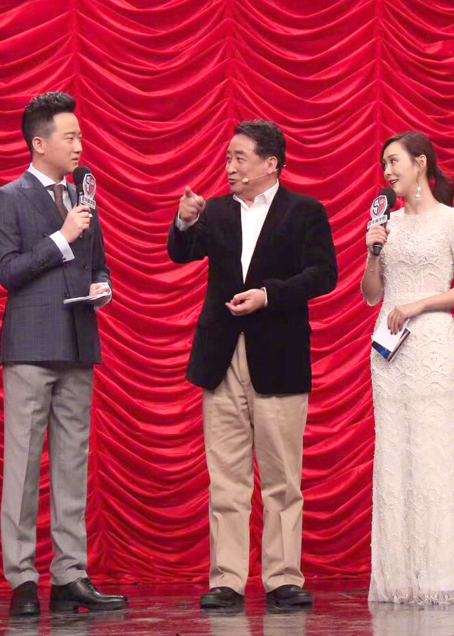 天津卫视笑礼相迎相声跨年晚会}